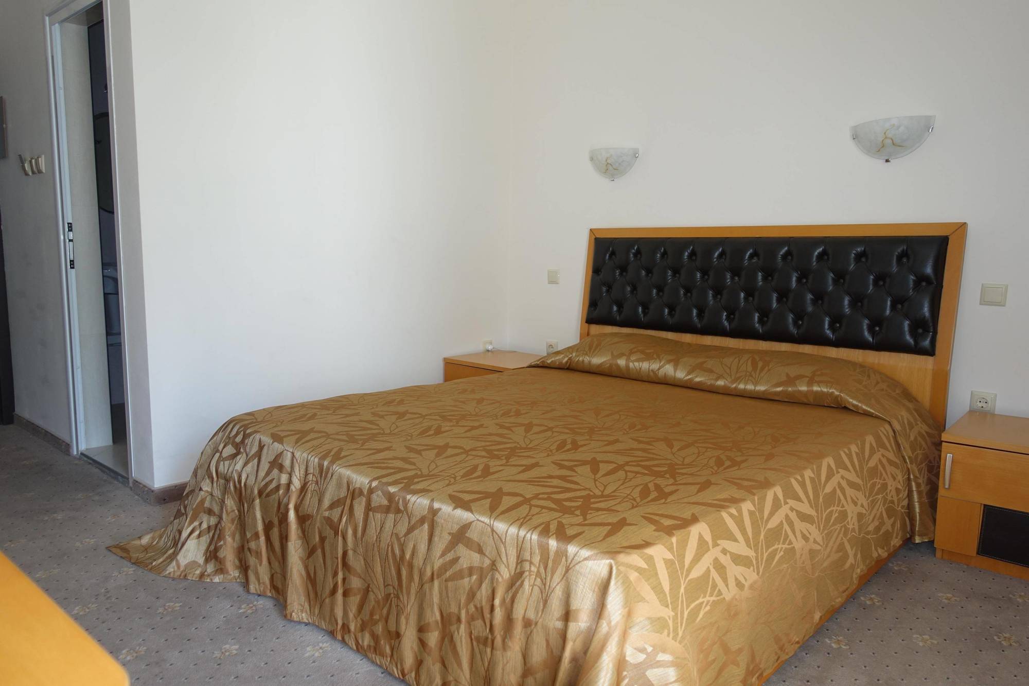 Hotel Incognito Pomorie Exteriör bild
