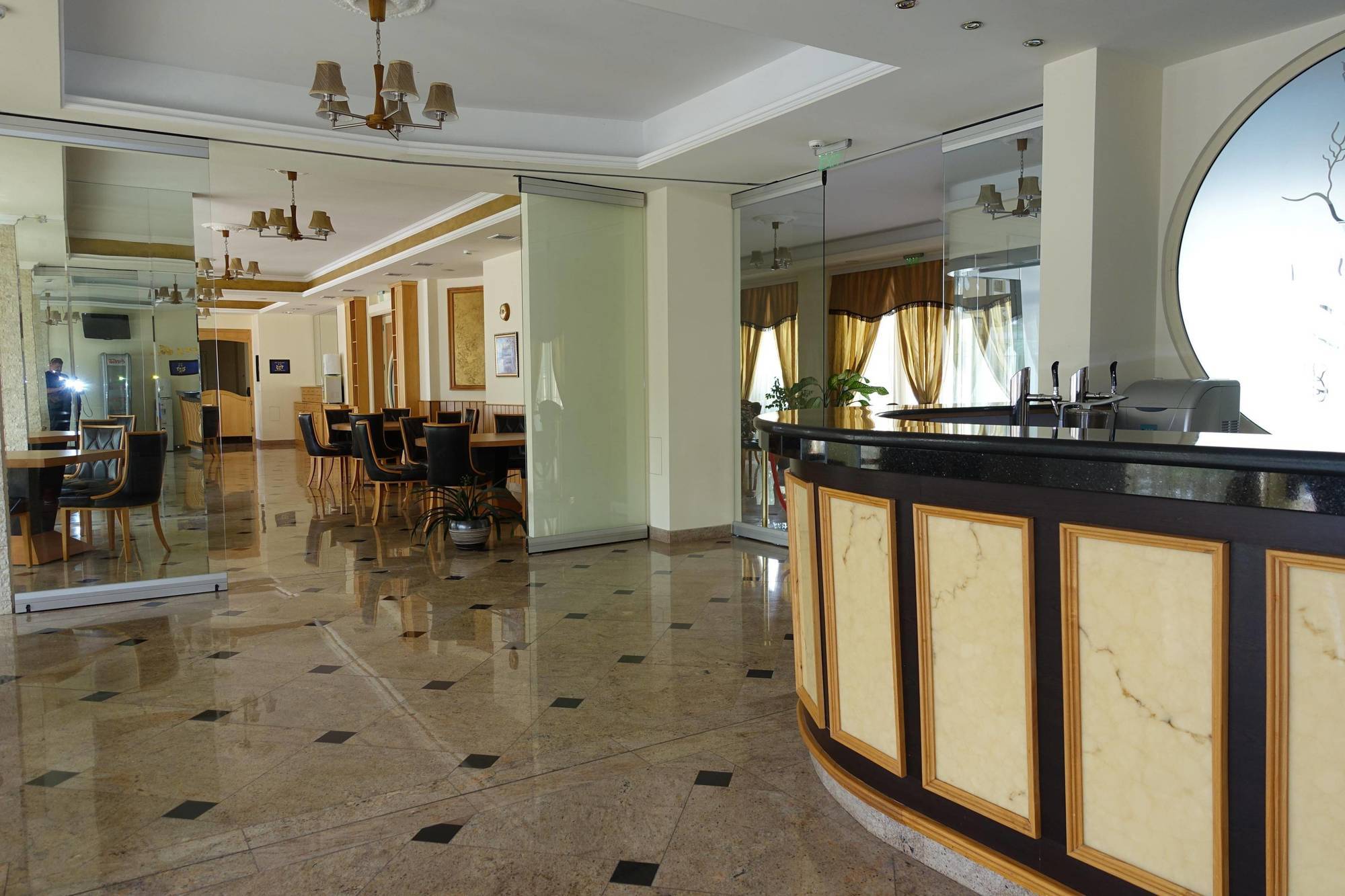 Hotel Incognito Pomorie Exteriör bild