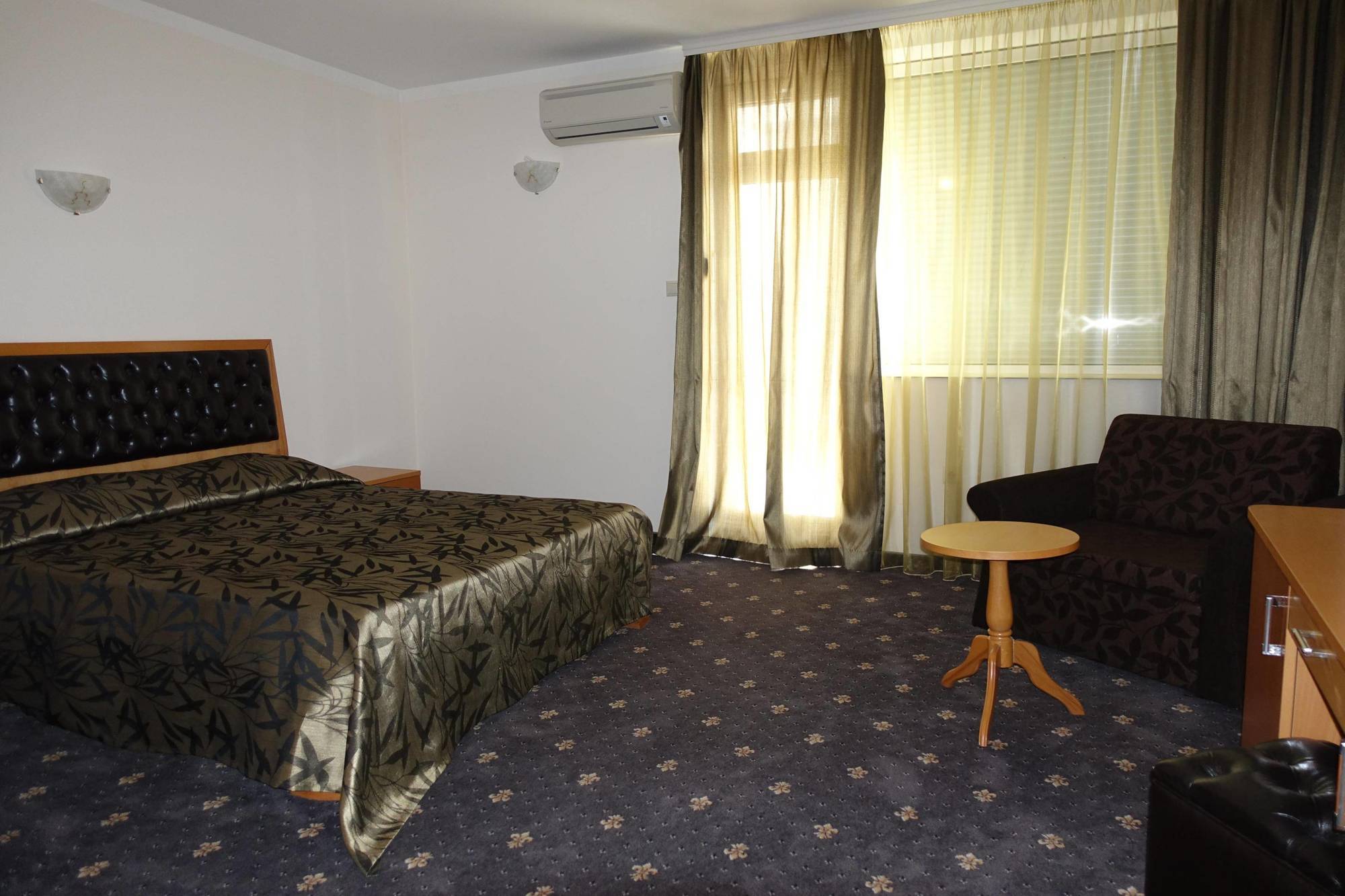 Hotel Incognito Pomorie Exteriör bild