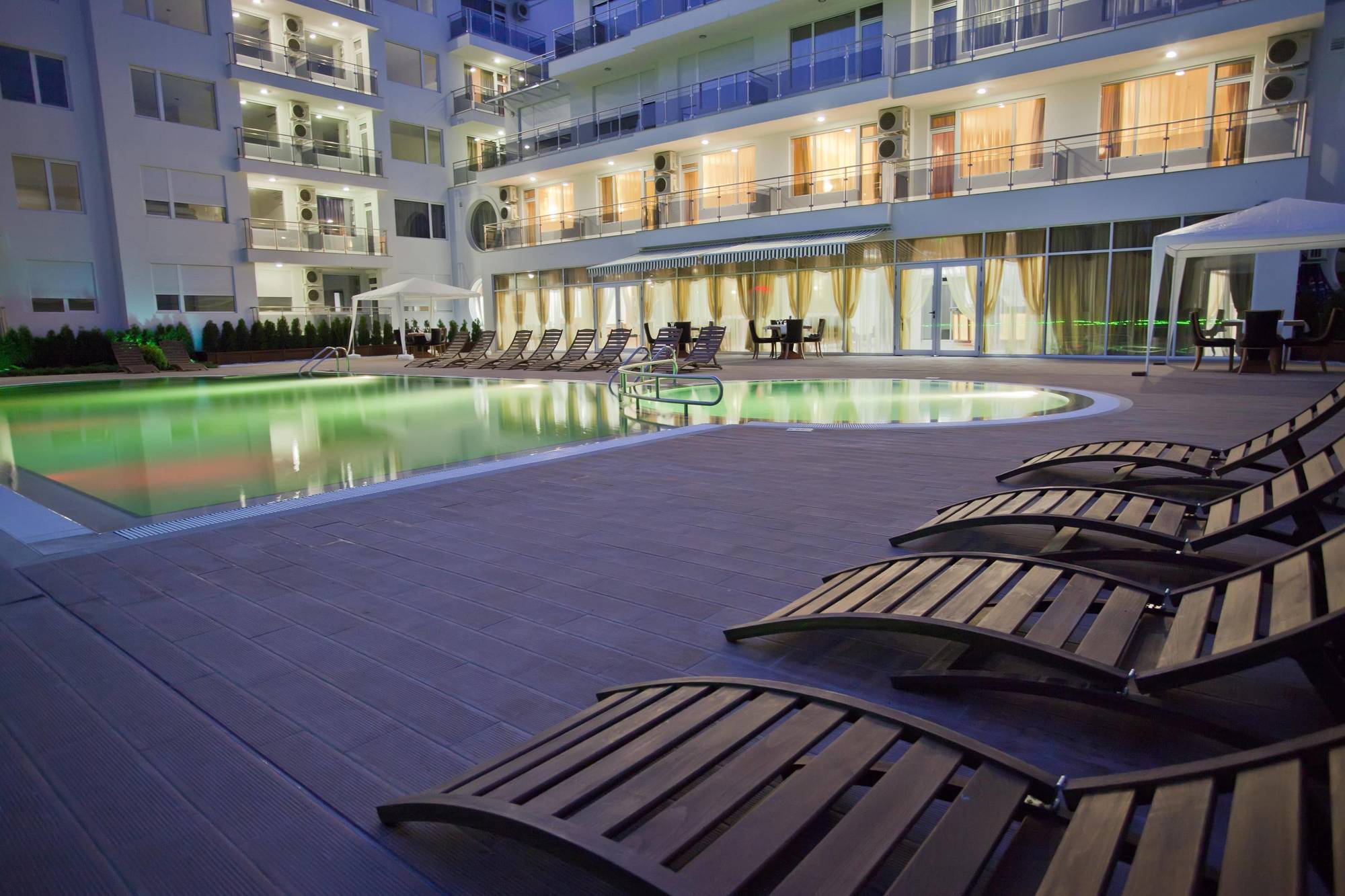 Hotel Incognito Pomorie Exteriör bild