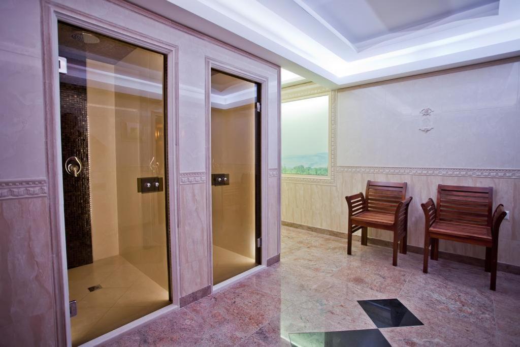 Hotel Incognito Pomorie Exteriör bild