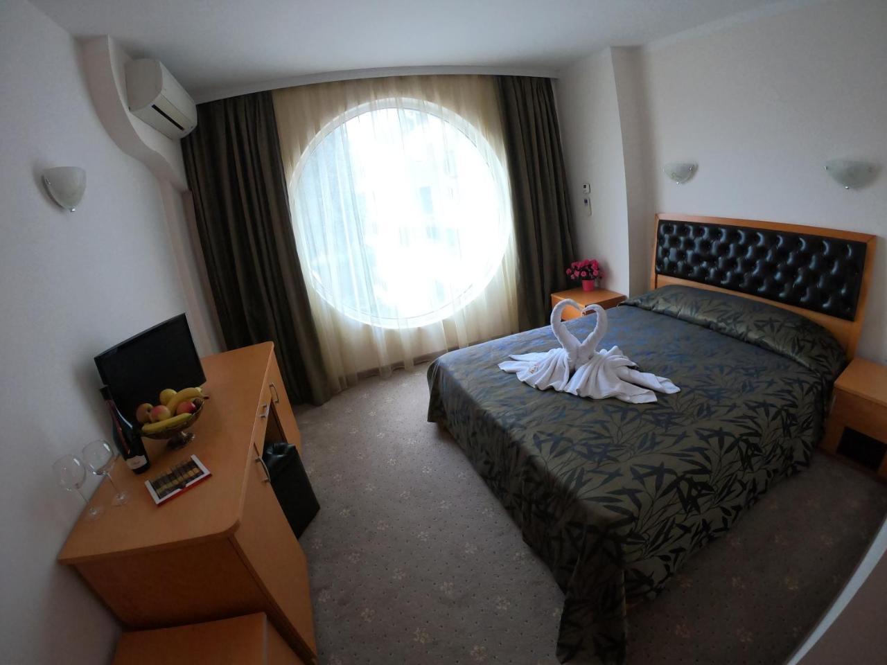 Hotel Incognito Pomorie Exteriör bild