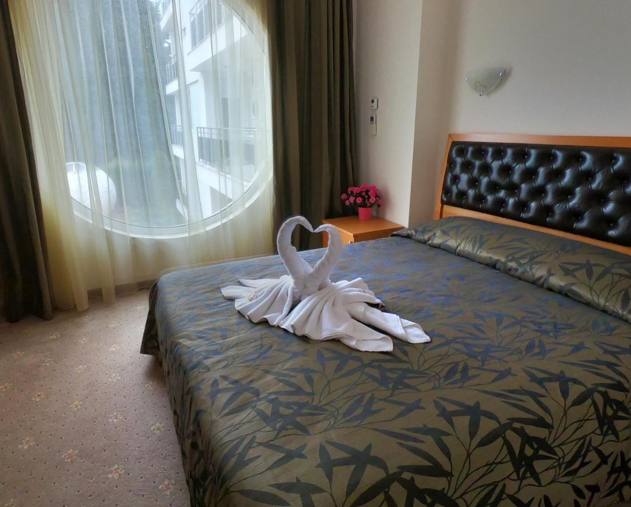 Hotel Incognito Pomorie Exteriör bild