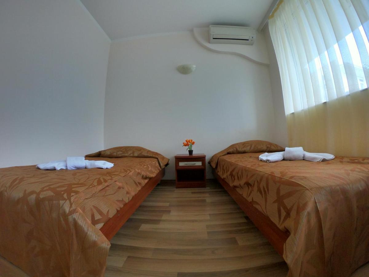 Hotel Incognito Pomorie Exteriör bild