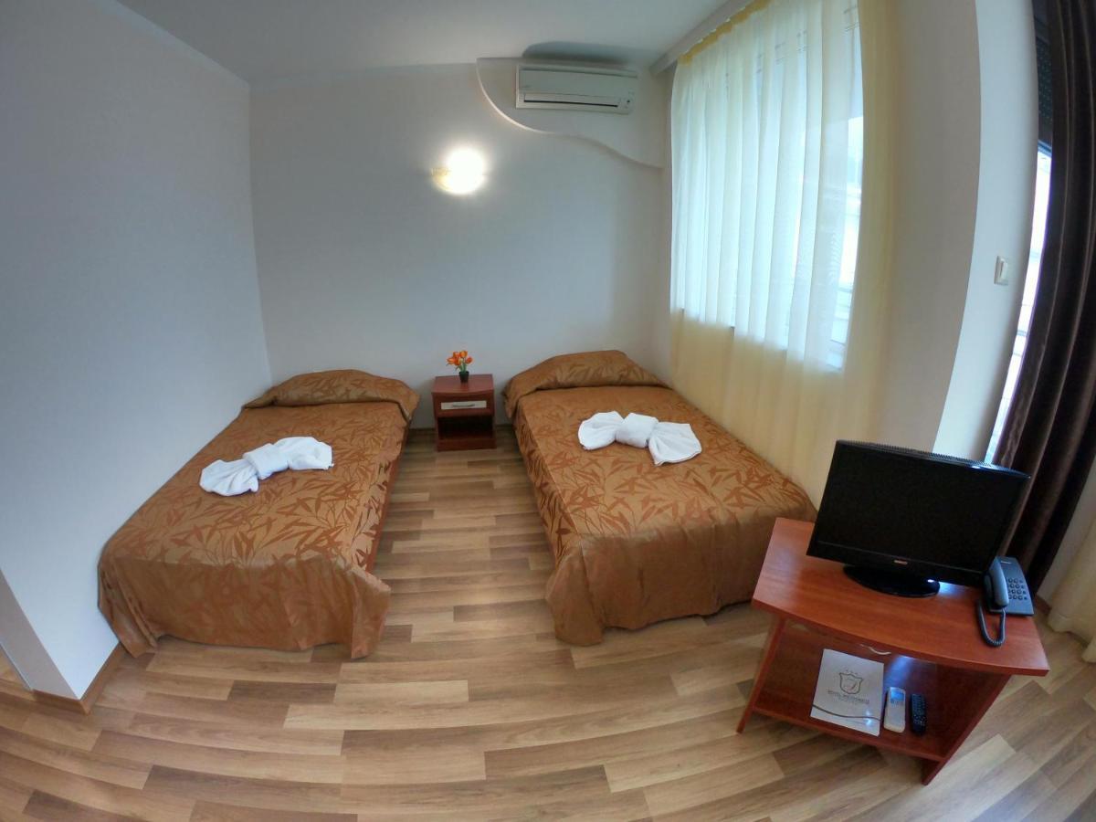 Hotel Incognito Pomorie Exteriör bild
